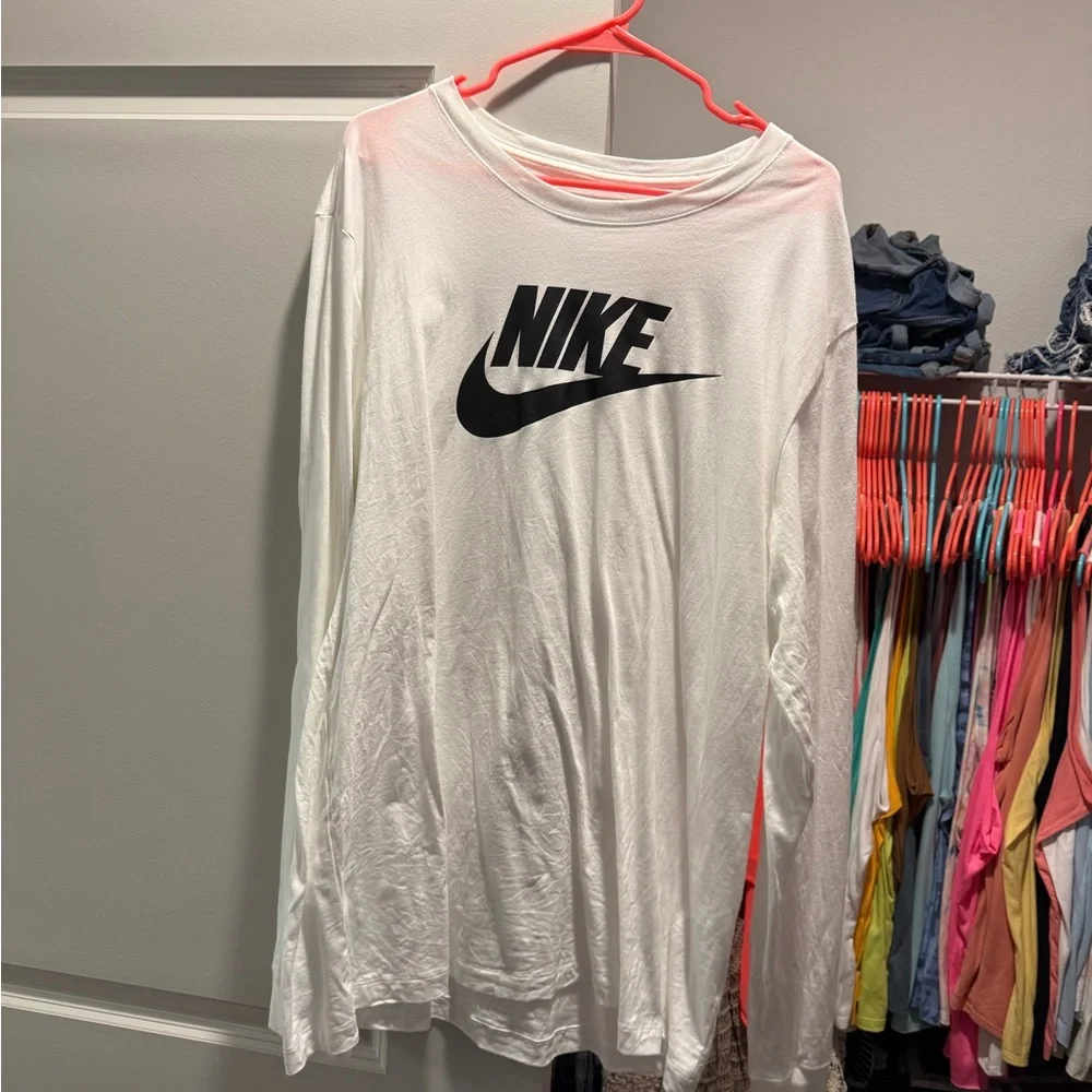 Nike White Long Sleeve Shirt - Picture 1 of 2